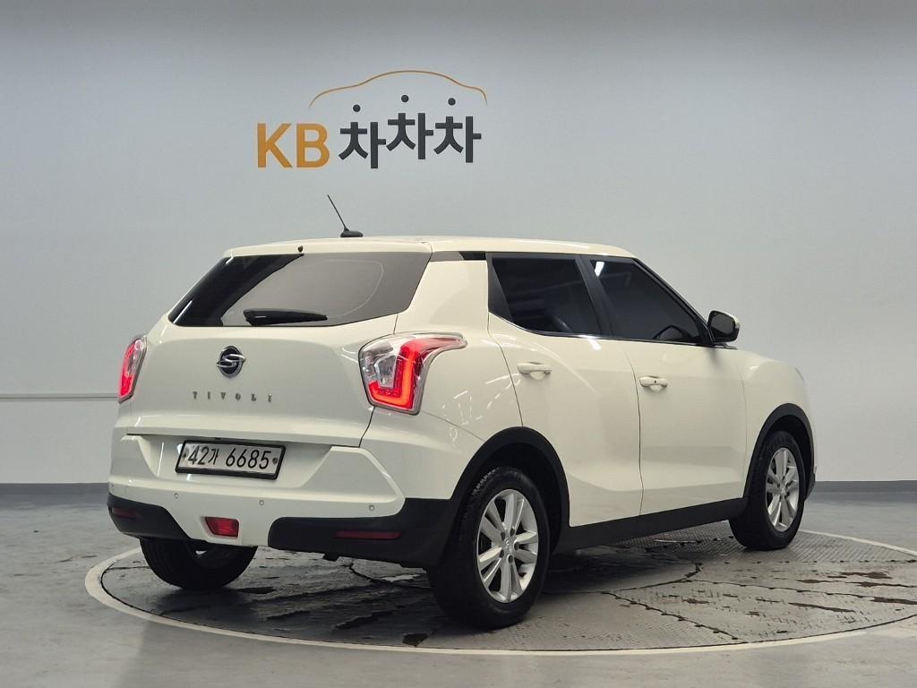 Ssangyong Tivoli - Vista 6