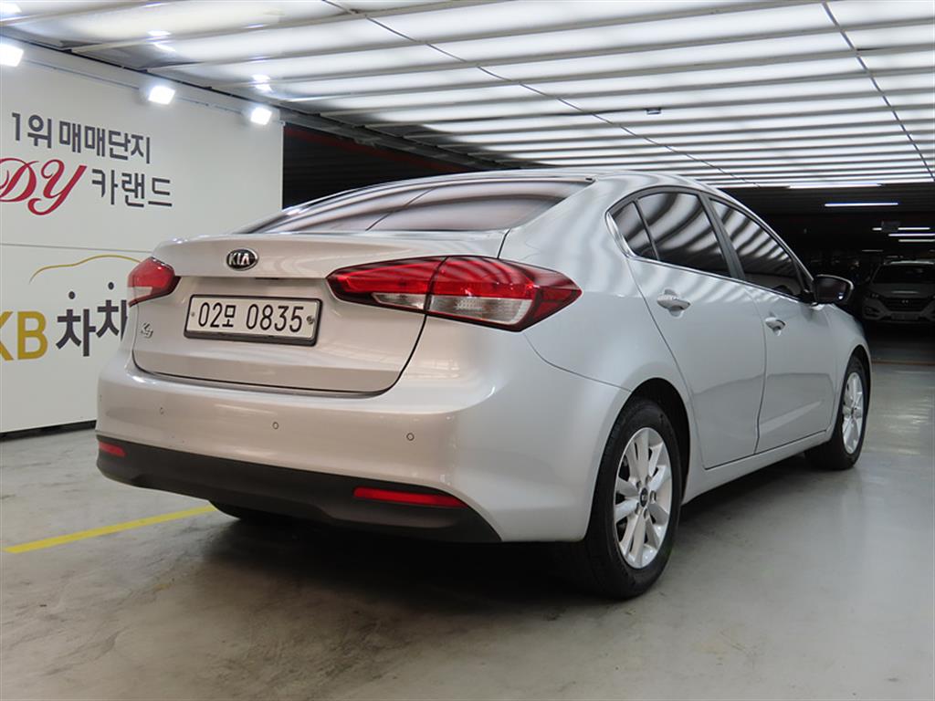 KIA K3 - Vista 6