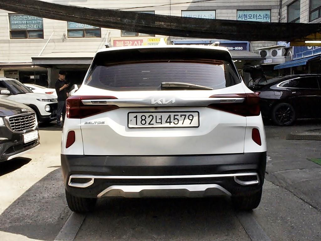 KIA Seltos - Vista 3