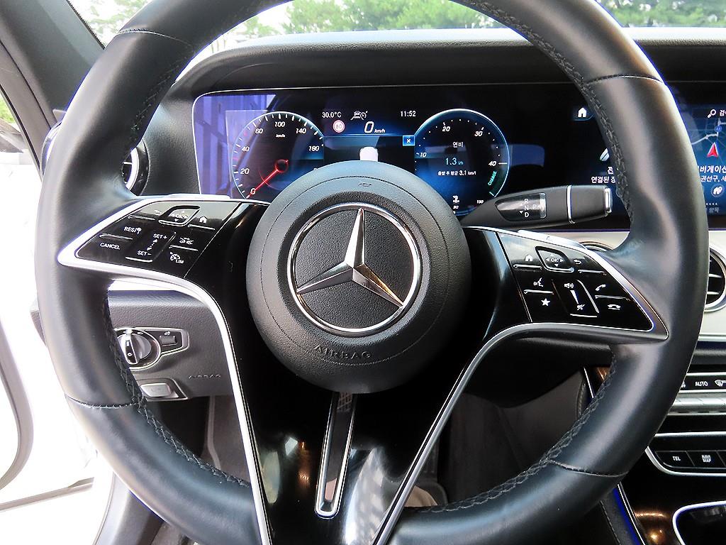 Mercedes Benz E class - Vista 10