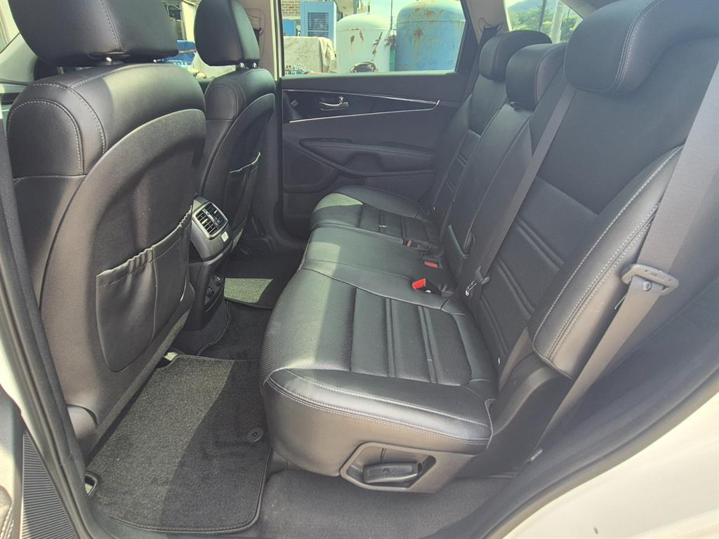 KIA Sorento - Vista 11