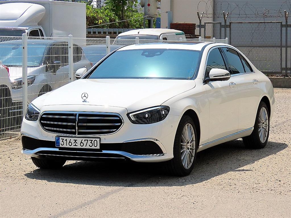 Mercedes Benz E class - Vista 2