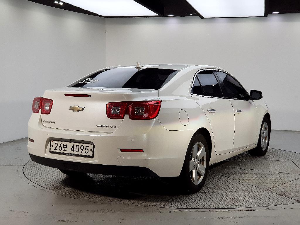 Chevrolet Malibu - Vista 6
