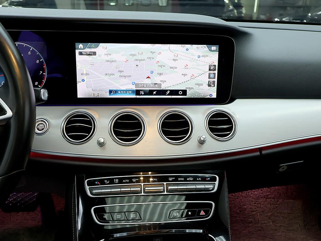 Mercedes Benz E class - Vista 11