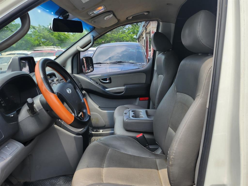 HYUNDAI Starex - Vista 11