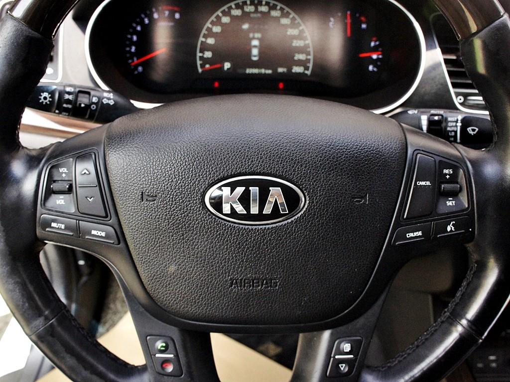 KIA K7 - Vista 10