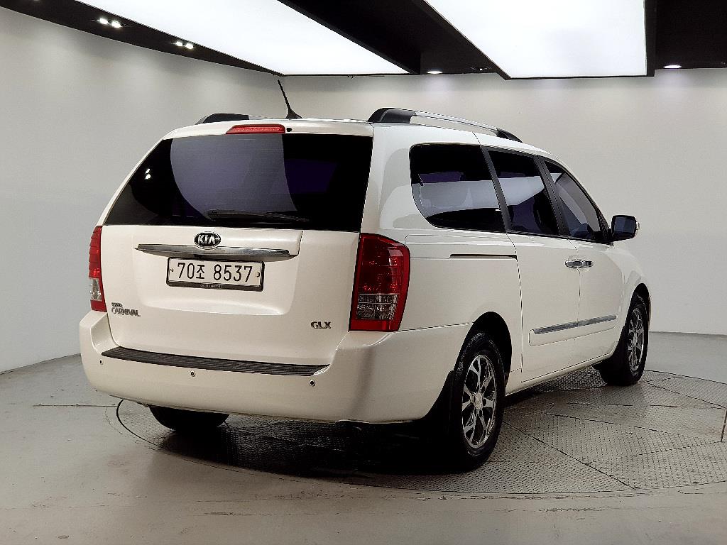 KIA Carnival - Vista 6