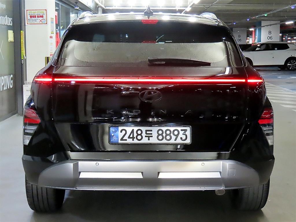 HYUNDAI Kona - Vista 7