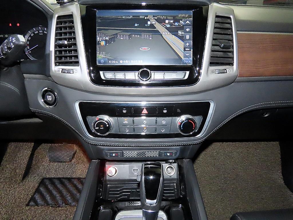 Ssangyong Rexton 2018 Negro - Importación desde Corea - HF Imports Iquique - Foto 13
