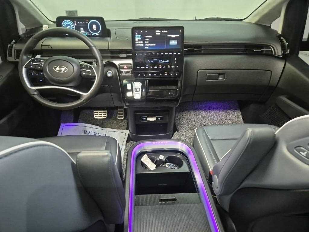 HYUNDAI Staria - Vista 9