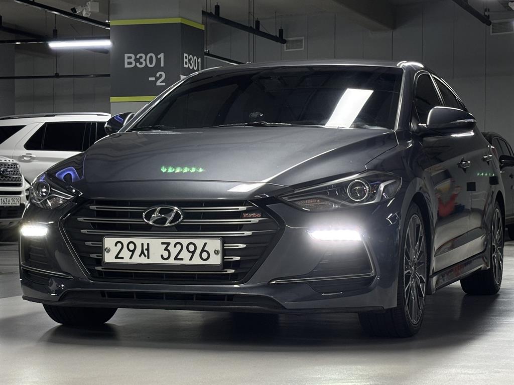 HYUNDAI Avante 2018 Gris - Importación desde Corea - HF Imports Iquique - Foto 1