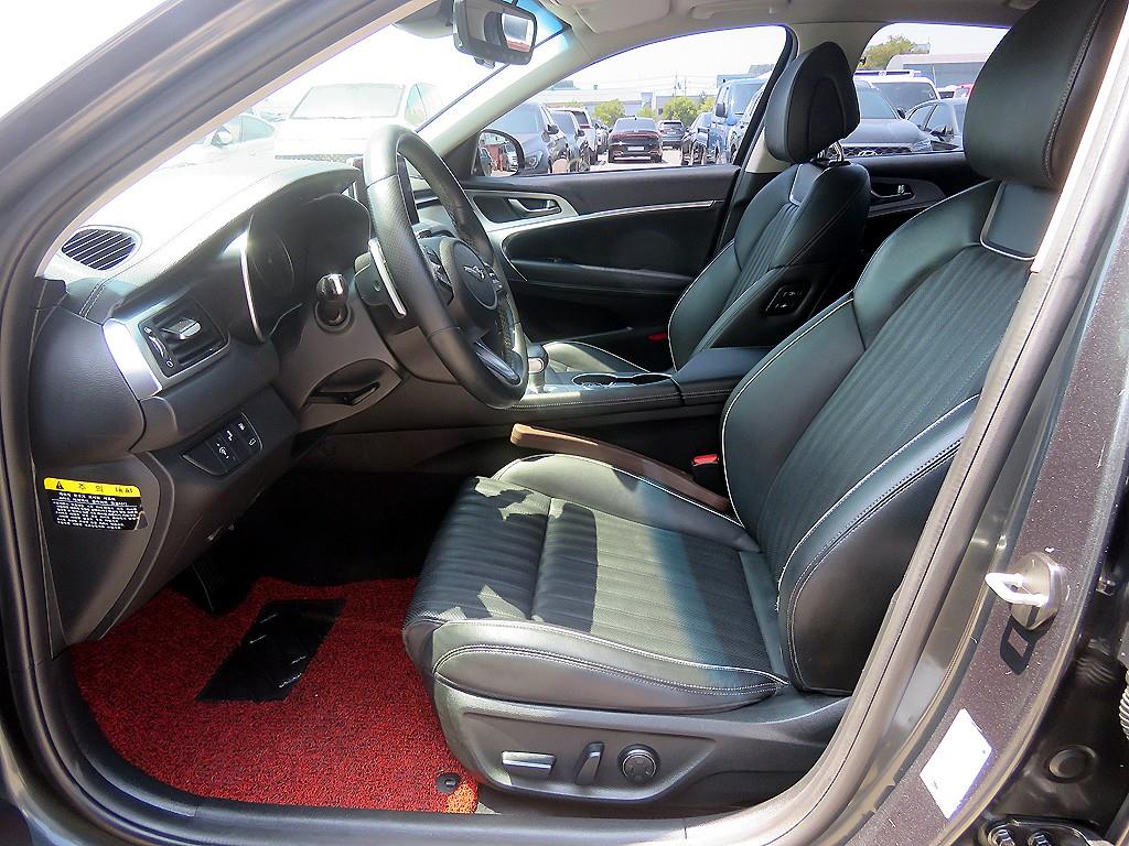 Genesis G70 - Vista 7