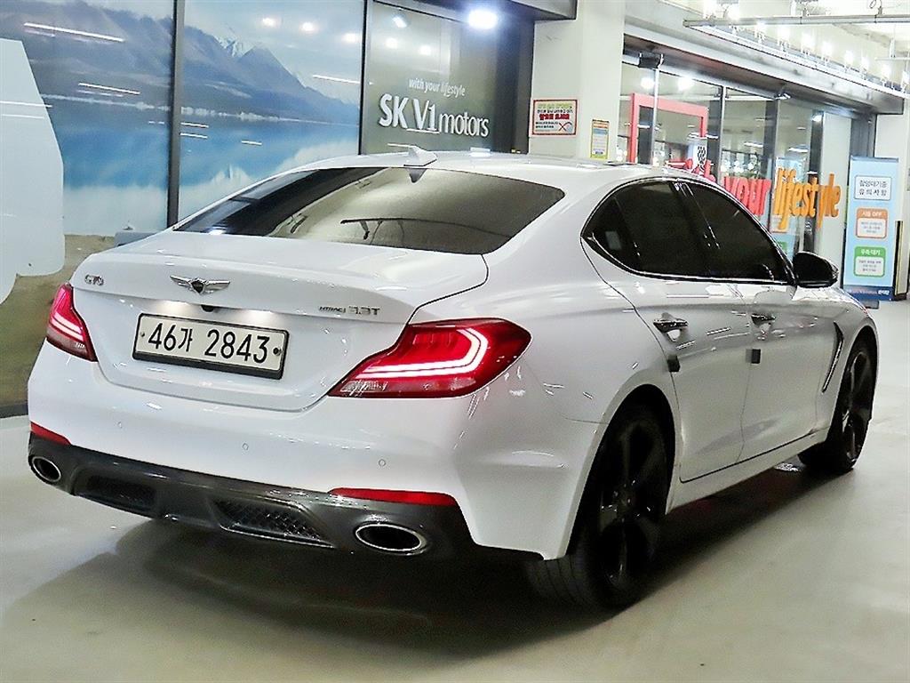 Genesis G70 - Vista 6