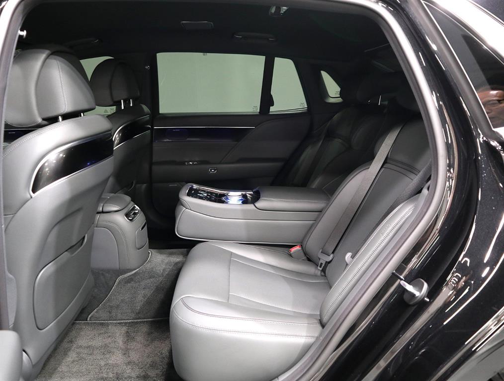Genesis G90 - Vista 12