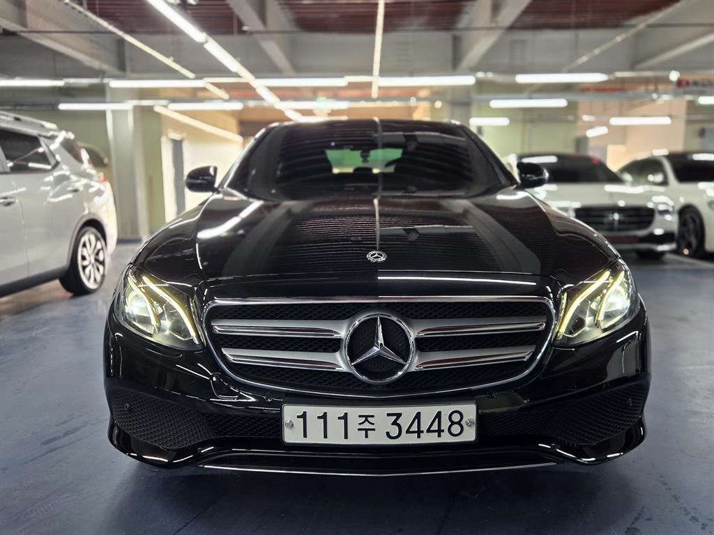 Mercedes Benz E class - Vista 2