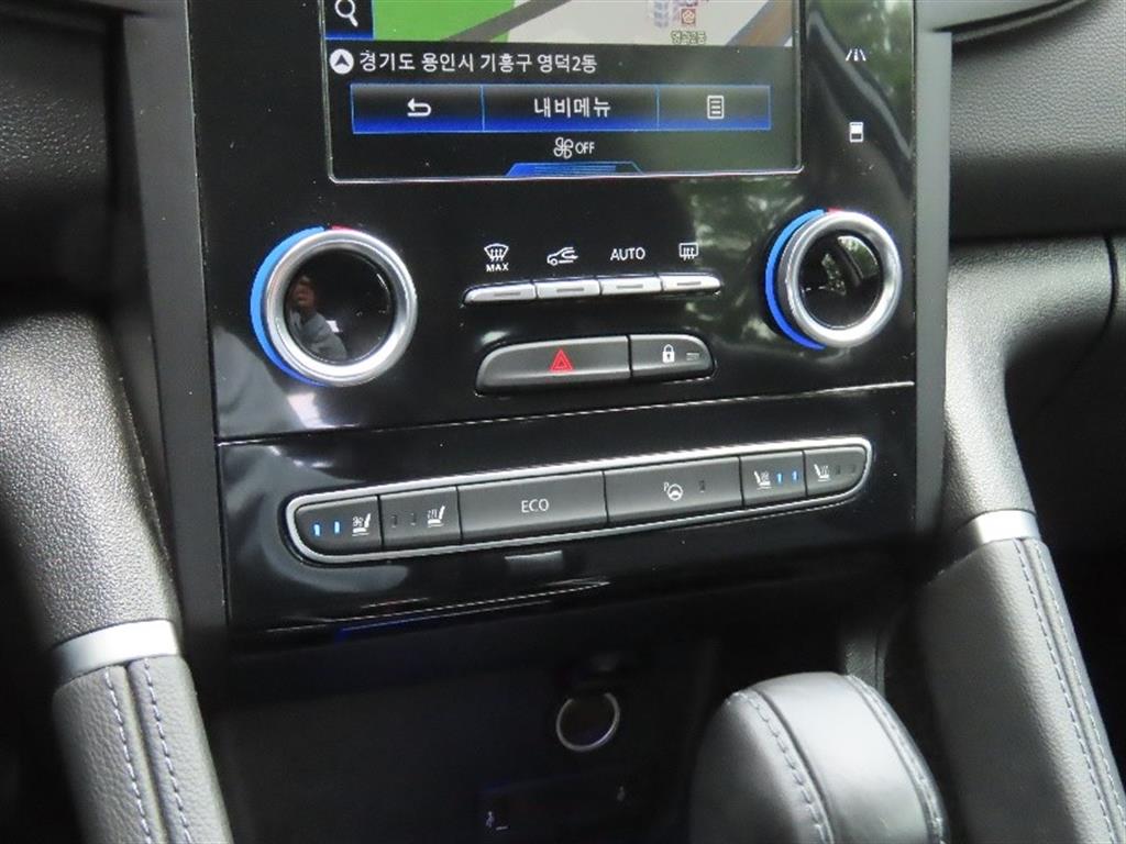 SAMSUNG QM6 - Vista 9