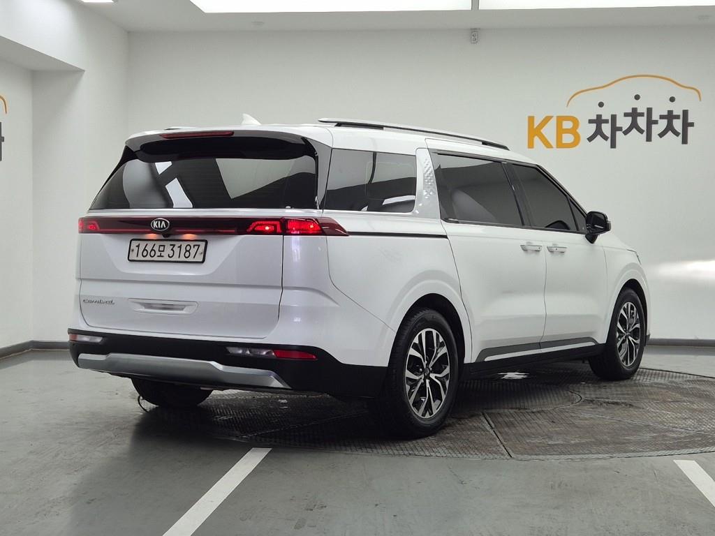 KIA Carnival - Vista 6