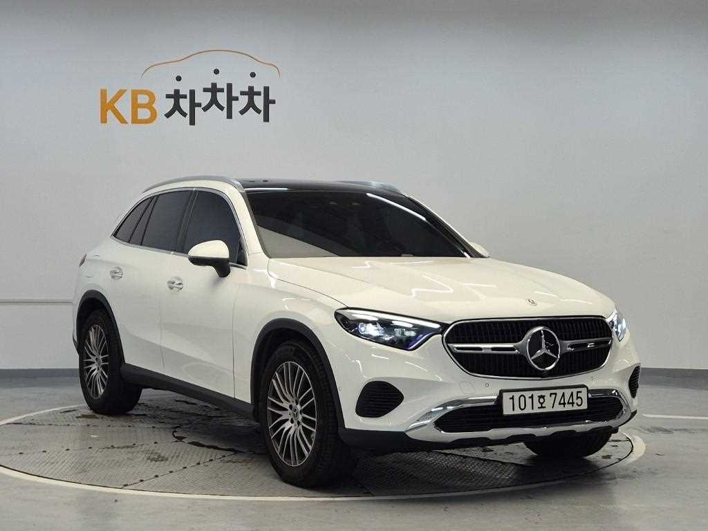Mercedes Benz GLC Class - Vista 6