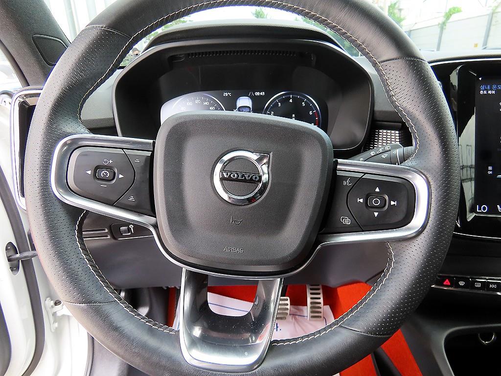 Volvo XC40 - Vista 10