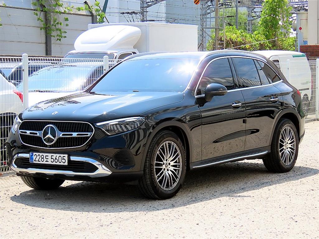 Mercedes Benz GLC Class - Vista 2