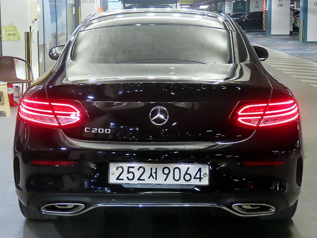 Mercedes Benz C Class - Vista 5