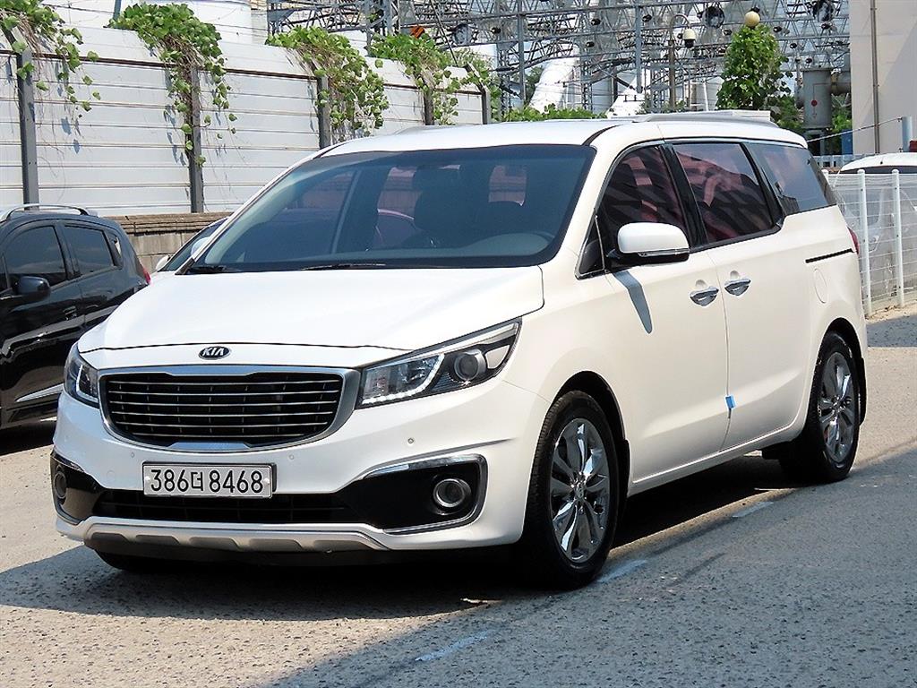 KIA Carnival - Vista 2