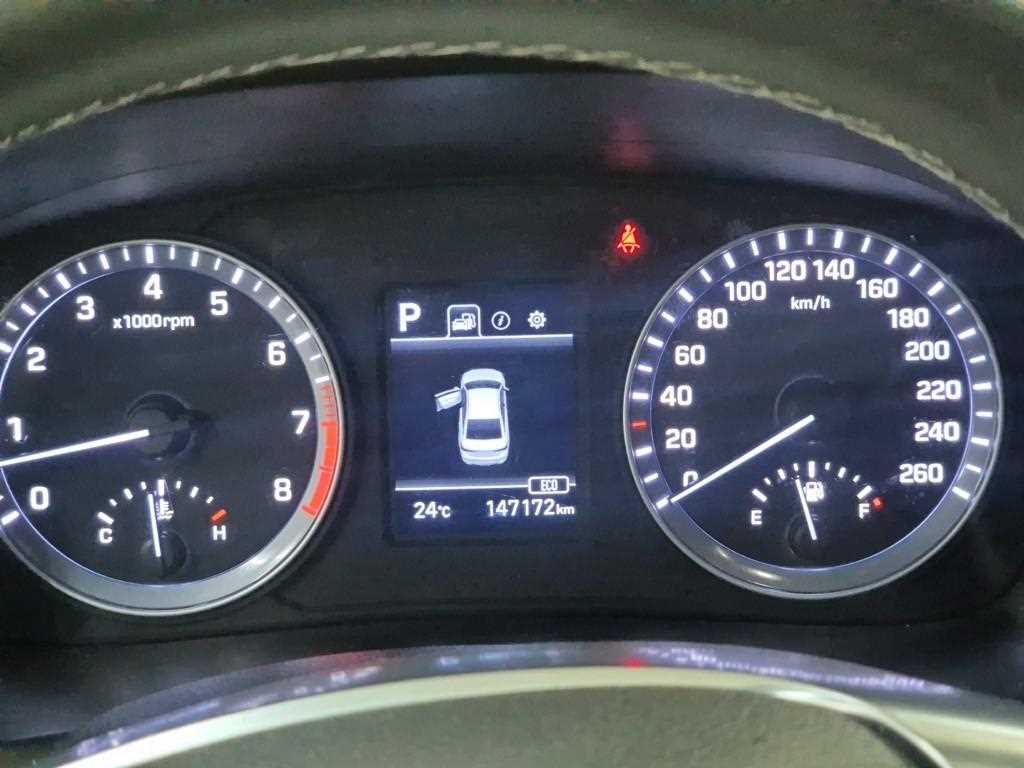 HYUNDAI Sonata - Vista 8