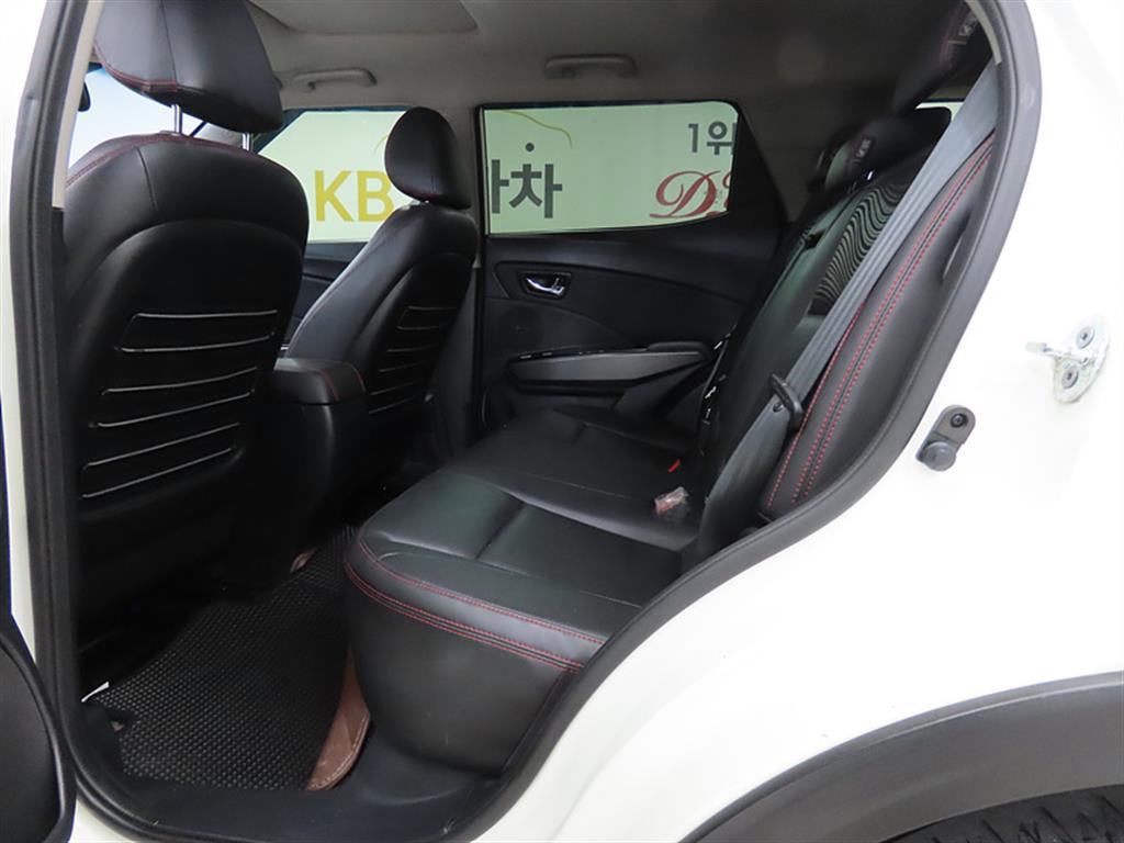 Ssangyong Tivoli - Vista 8
