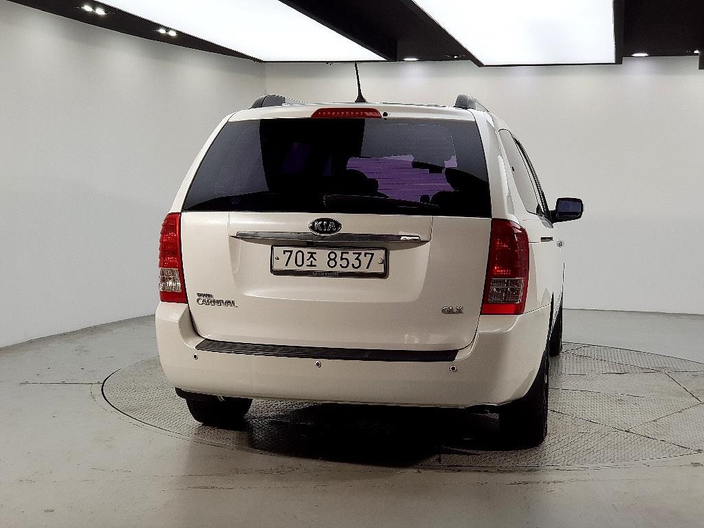 KIA Carnival - Vista 3