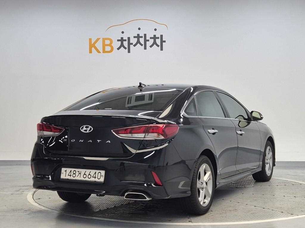 HYUNDAI Sonata - Vista 3