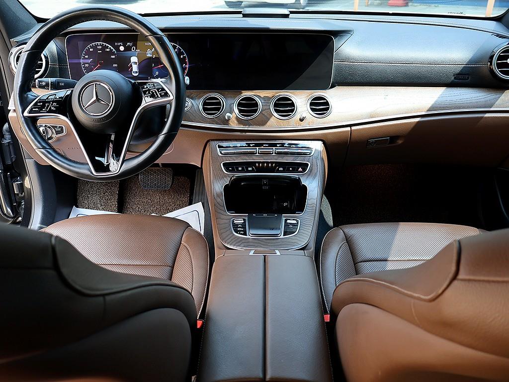 Mercedes Benz E class - Vista 7