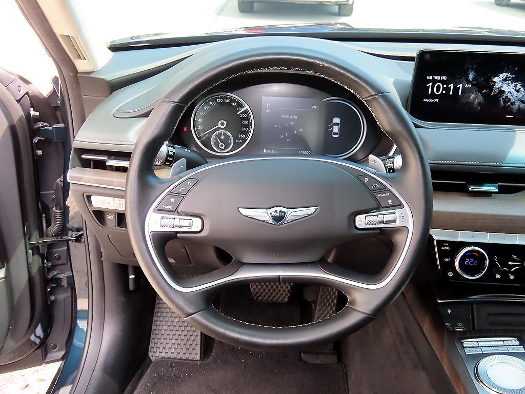 Genesis G80 - Vista 10