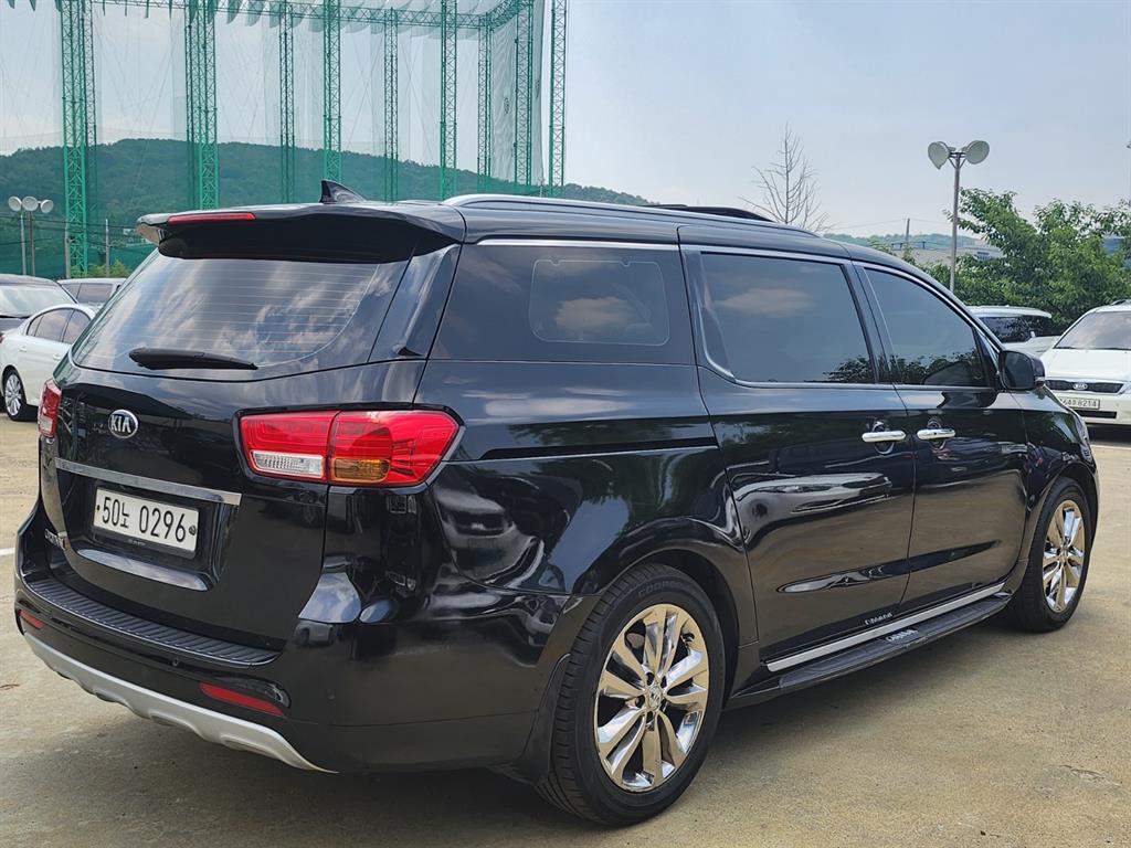 KIA Carnival - Vista 6