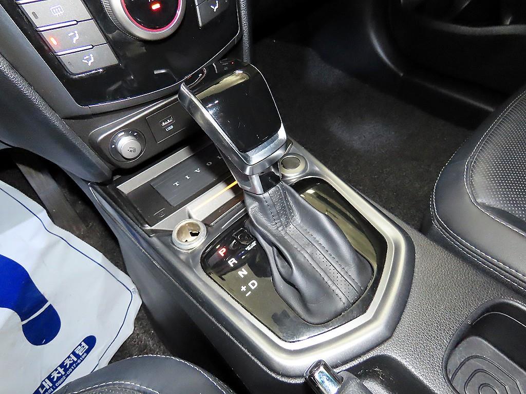 Ssangyong Tivoli 2019 Blanco - Importación desde Corea - HF Imports Iquique - Foto 14