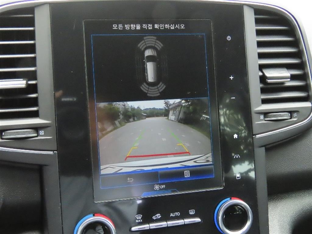 SAMSUNG QM6 - Vista 11