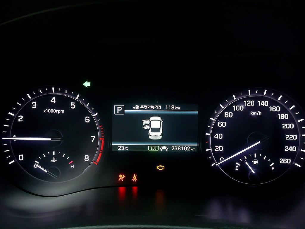 Genesis G80 - Vista 8