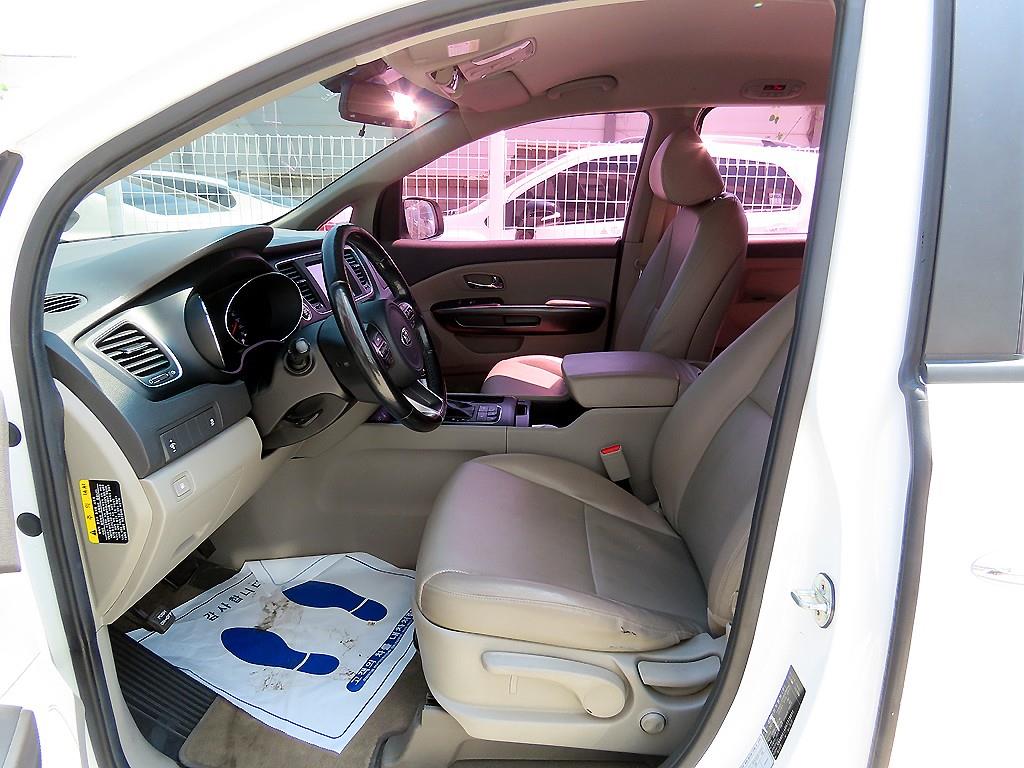 KIA Carnival - Vista 7