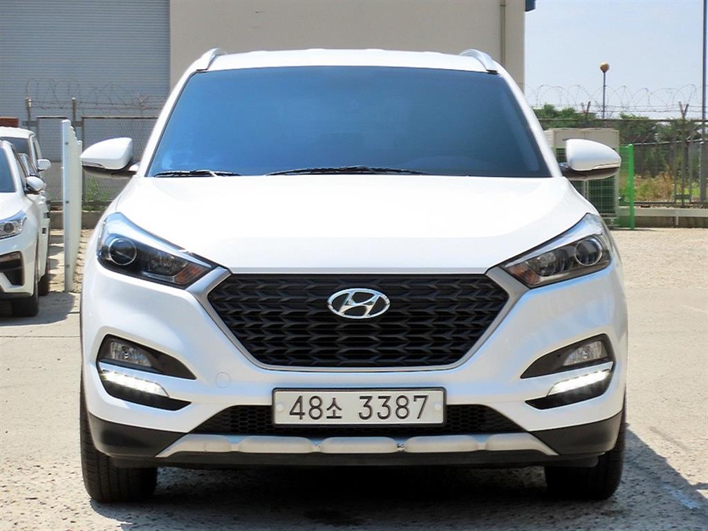 HYUNDAI Tucson 2018 Blanco - Importación desde Corea - HF Imports Iquique - Foto 1