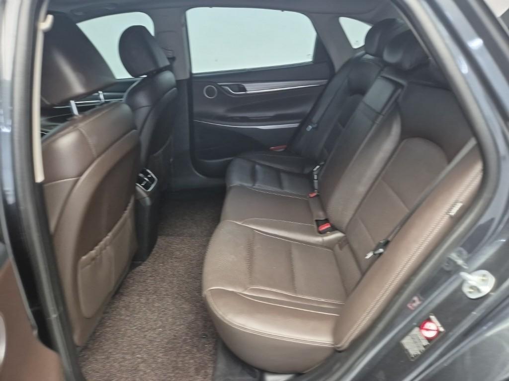 HYUNDAI Grandeur - Vista 12