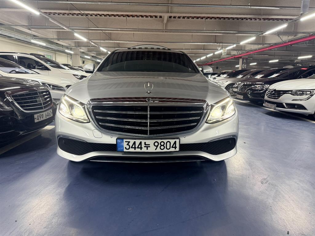 Mercedes Benz E class - Vista 2