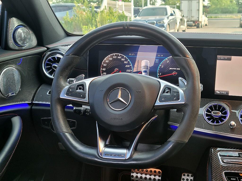 Mercedes Benz E class - Vista 10