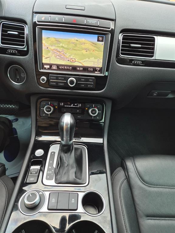 Volkswagen Touareg 2016 Negro - Importación desde Corea - HF Imports Iquique - Foto 14