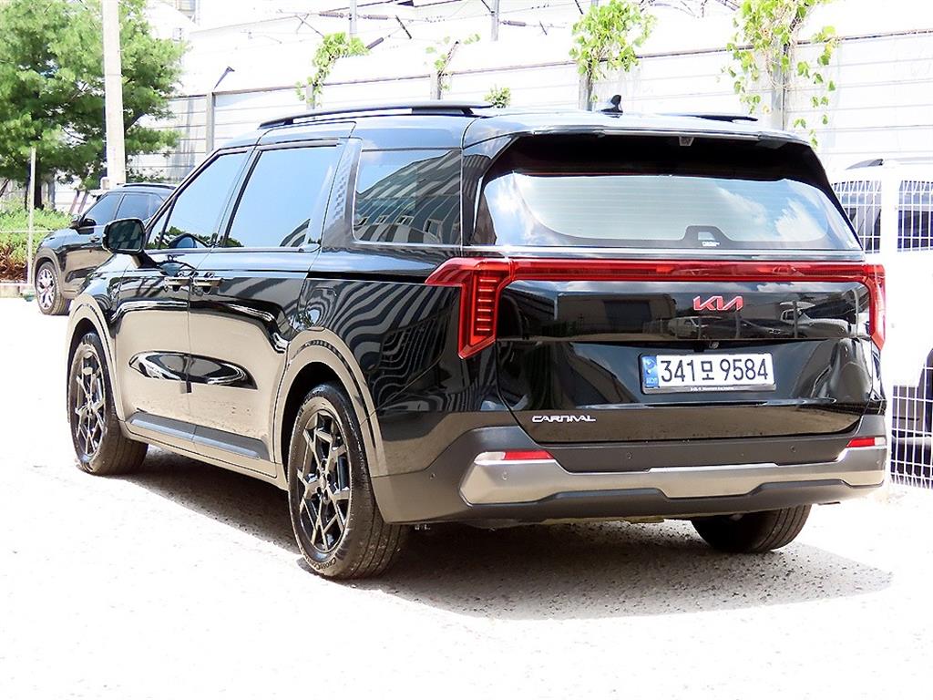 KIA Carnival - Vista 3