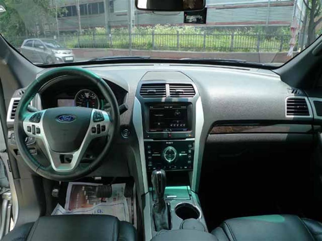 Ford Explorer - Vista 11