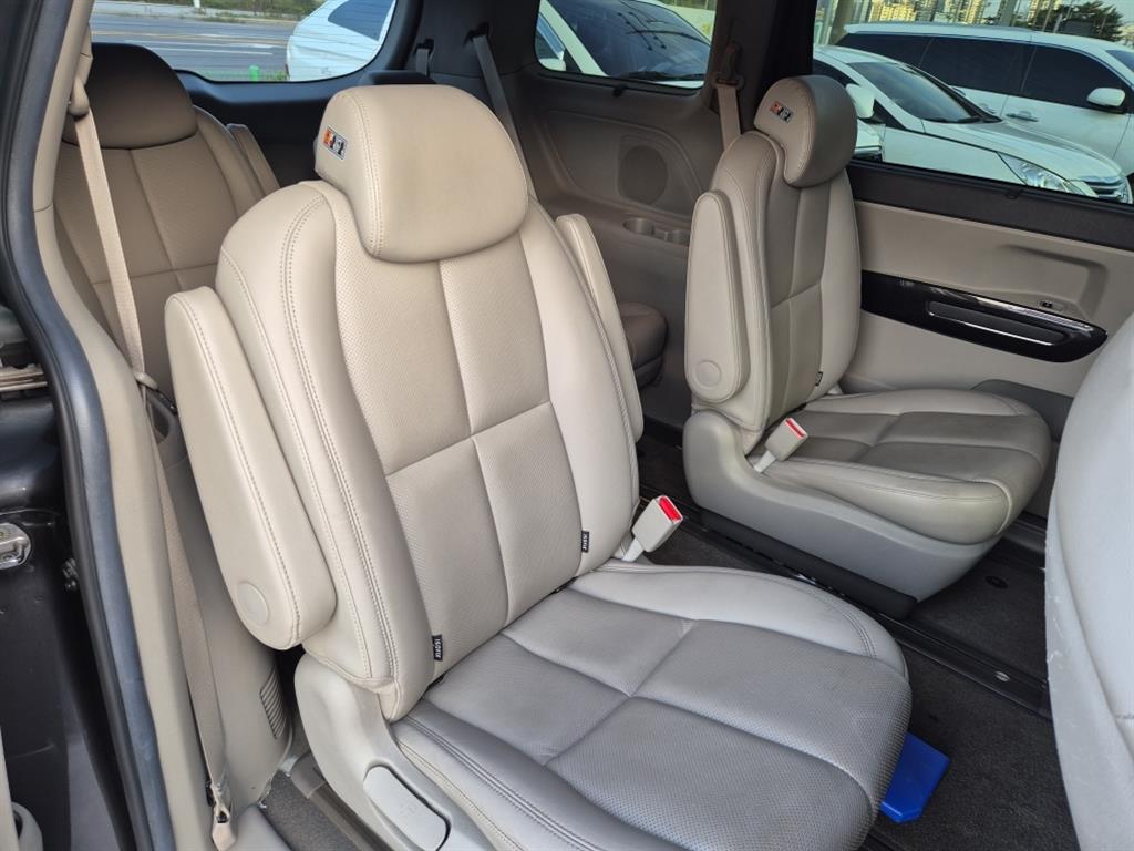 KIA Carnival 2015 Gris - Importación desde Corea - HF Imports Iquique - Foto 20