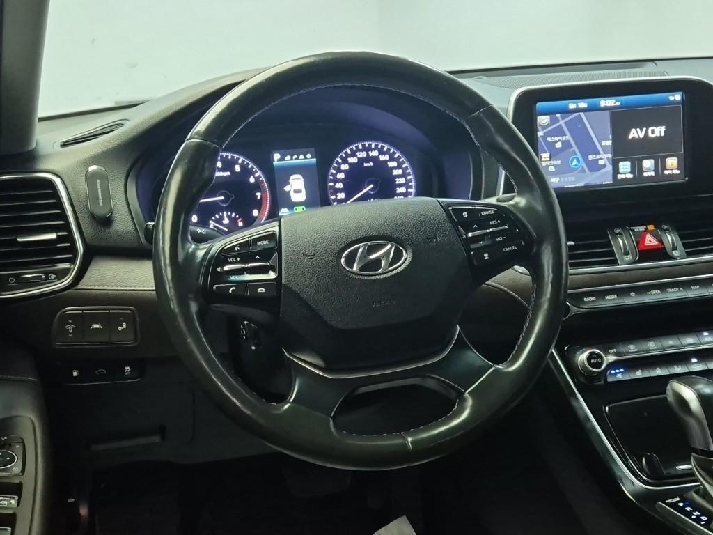 HYUNDAI Grandeur - Vista 9