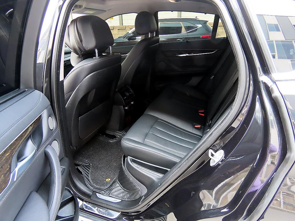 BMW X6 - Vista 8