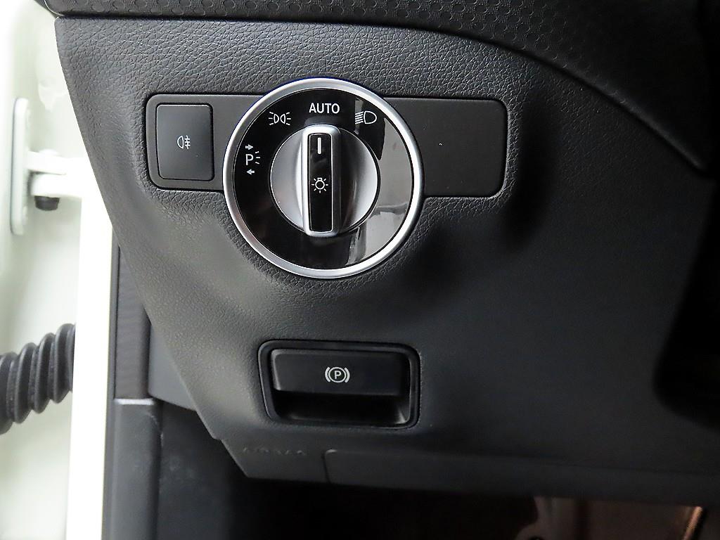 Mercedes Benz A Class 2016 Blanco - Importación desde Corea - HF Imports Iquique - Foto 14