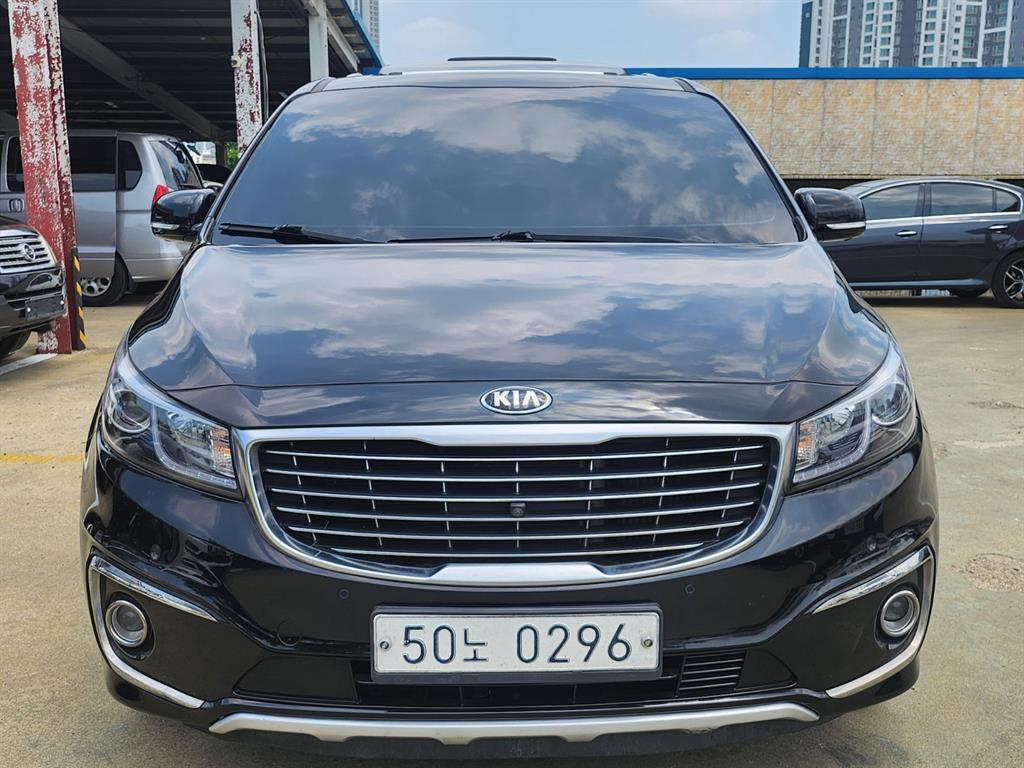 KIA Carnival 2016 Negro - Importación desde Corea - HF Imports Iquique - Foto 1