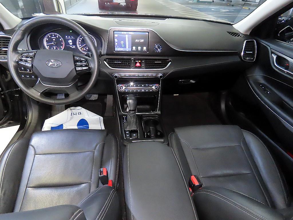 HYUNDAI Grandeur - Vista 12